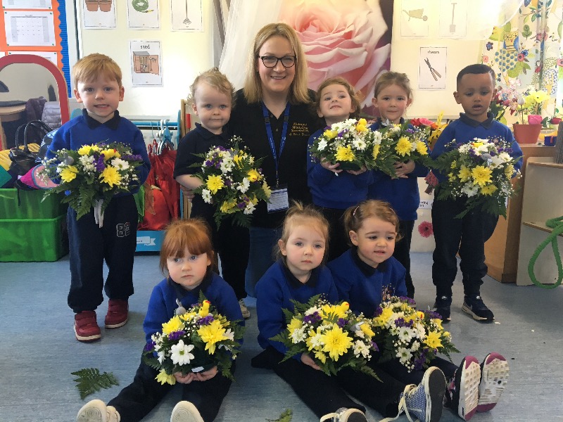 Local Florist Visits Little Stars 